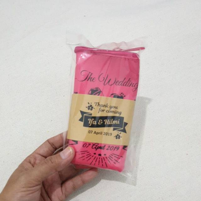 Souvenir Pernikahan Skincare Pouch Kulit Imitasi  20 x 13 